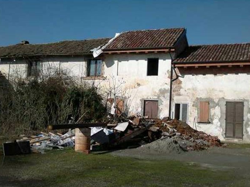 Casale in Vendita a Breme, 13'000€, 970 m²