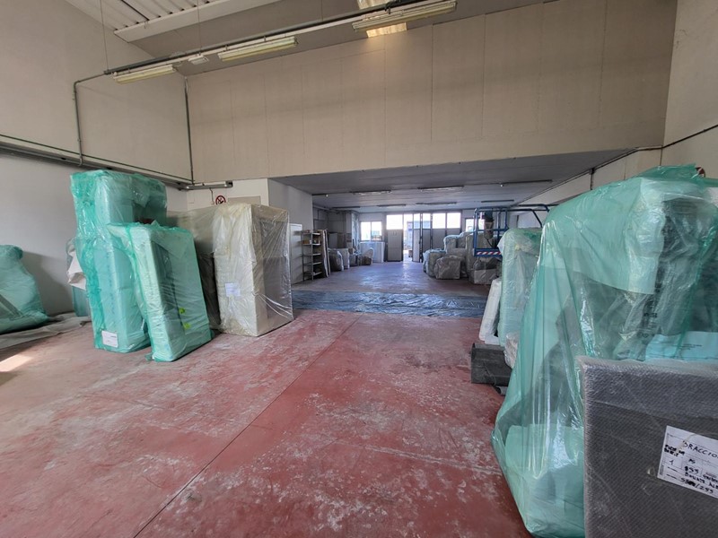 Capannone in Affitto a Cascina, 1'900€, 320 m²