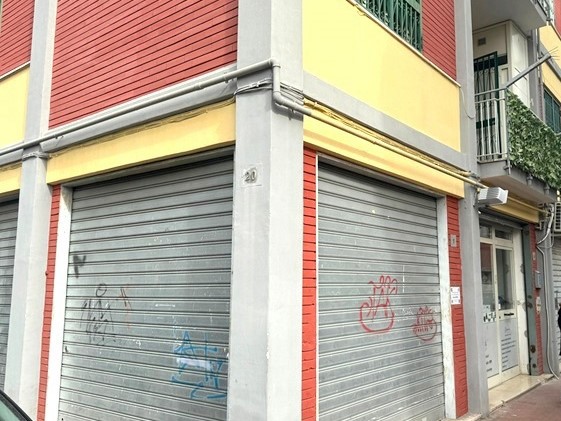 Negozio in Vendita a Napoli, 29'000€, 25 m²