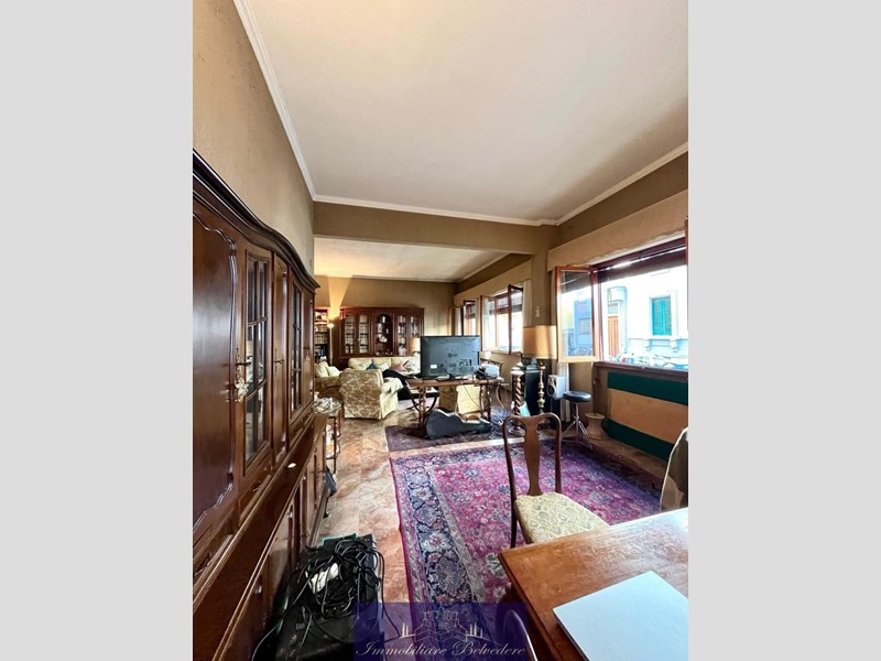 Appartamento in Vendita a Firenze, zona Campo di Marte, 900'000€, 165 m², con Box