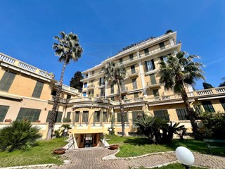 Appartamento in Vendita a Bordighera, 620'000€, 150 m²