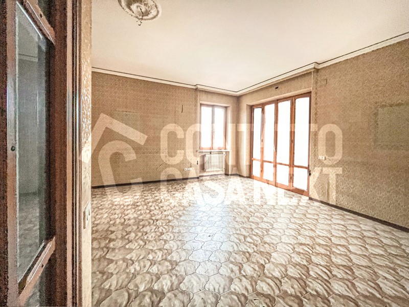 Appartamento in Vendita a Jesi, zona ZONA 6A, 279'000€, 270 m², con Box