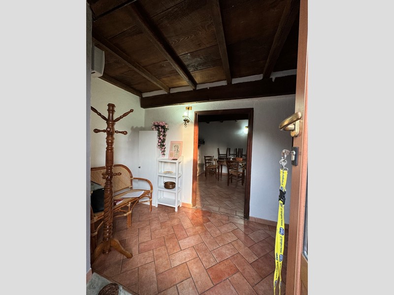 Casa Semi Indipendente in Vendita a Stazzema, 110'000€, 125 m²