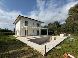 Villa in Vendita a Pietrasanta, 1'550'000€, 200 m²