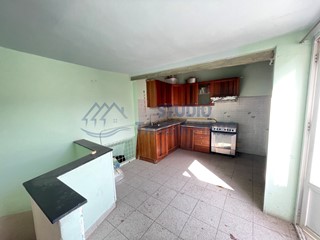 Quadrilocale in Vendita a Taggia, zona Arma Di Taggia, 75'000€, 80 m²
