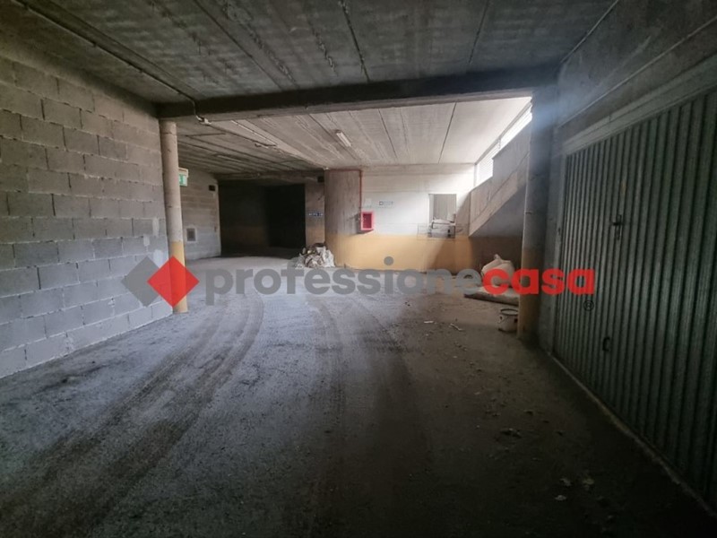 Box in Vendita a Pomezia, 16'000€, 18 m²
