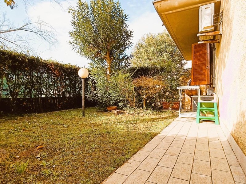 Trilocale in Vendita a Massa, zona Marina di Massa, 370'000€, 70 m², arredato, con Box