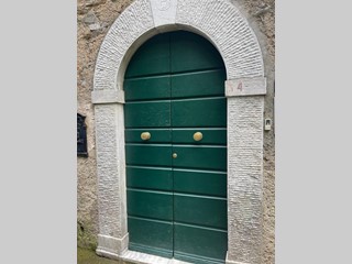 Casa Semi Indipendente in Vendita a Stazzema, 105'000€, 145 m²