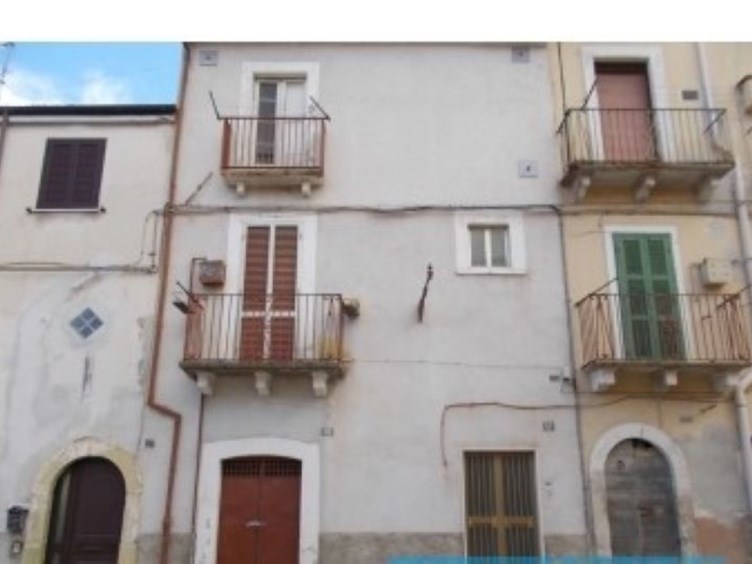 Casa Semi Indipendente in Vendita a Popoli, 25'000€, 80 m²