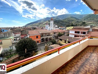 Appartamento in Vendita a Falciano del Massico, zona VIA OBERDAN, 80'000€, 135 m²