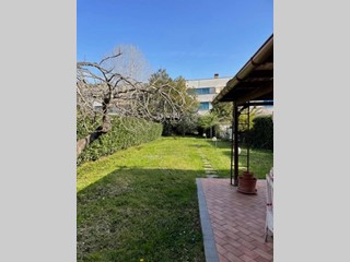 Villa bifamiliare in Vendita a Pisa, 460'000€, 160 m²