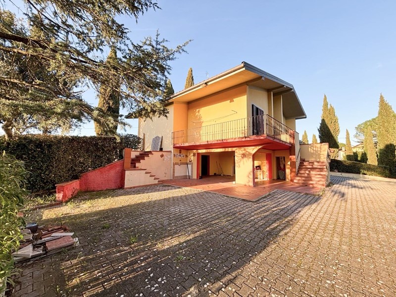 Villa in Vendita a Montespertoli, 540'000&euro;, 210 m², con Box