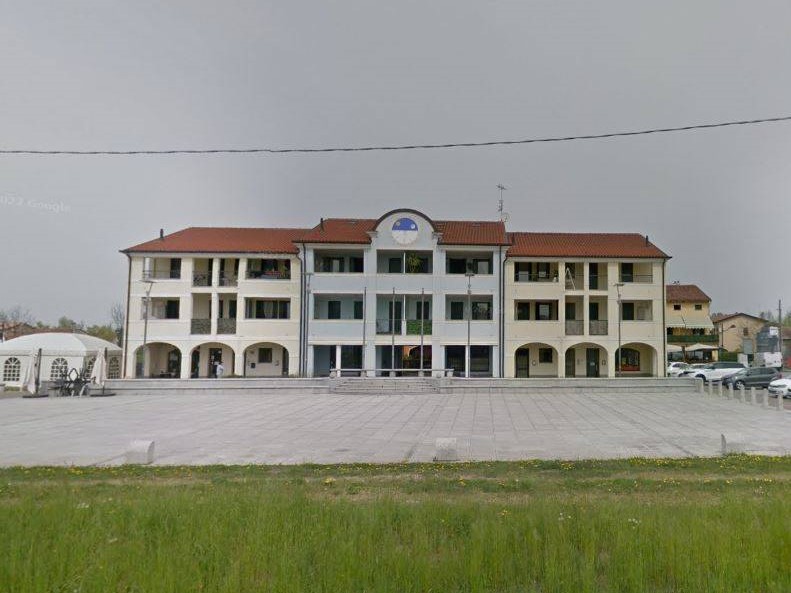 Negozio in Vendita a Campodarsego, 135'000€, 171 m², con Box