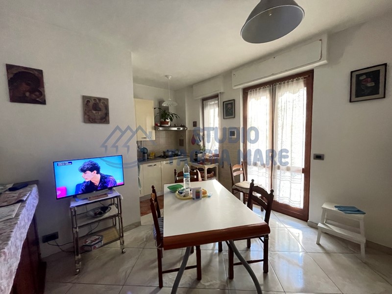 Appartamento in Vendita a Taggia, zona Arma Di Taggia, 340'000€, 130 m²