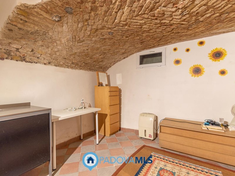 Attività commerciale in Vendita a Padova, 105'000€, 60 m²