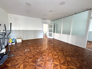 Appartamento in Vendita a Santo Stefano di Magra, 209'000€, 140 m²