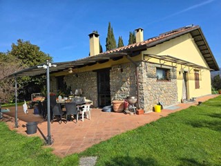 Casa Indipendente in Vendita a Ameglia, 2'400'000&euro;, 300 m², arredato