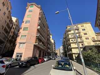 Appartamento in Vendita a Salerno, zona Via F. La Francesca 96, 330'000&euro;, 130 m²