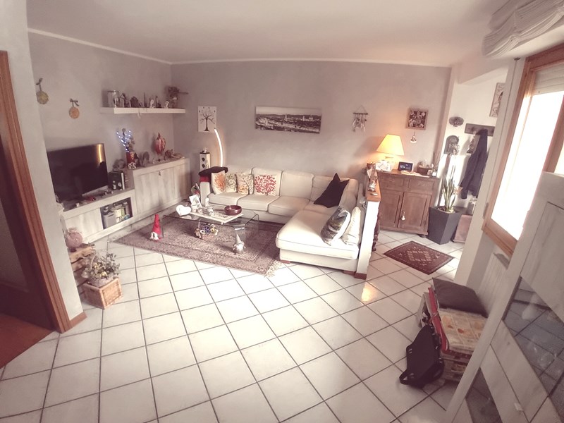 Quadrilocale in Vendita a Vaiano, zona centro, 209'000€, 95 m², arredato