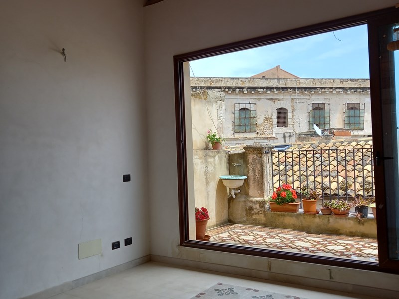 Casa Indipendente in Vendita a Siracusa, zona Ortigia, 350'000&euro;, 100 m², arredato