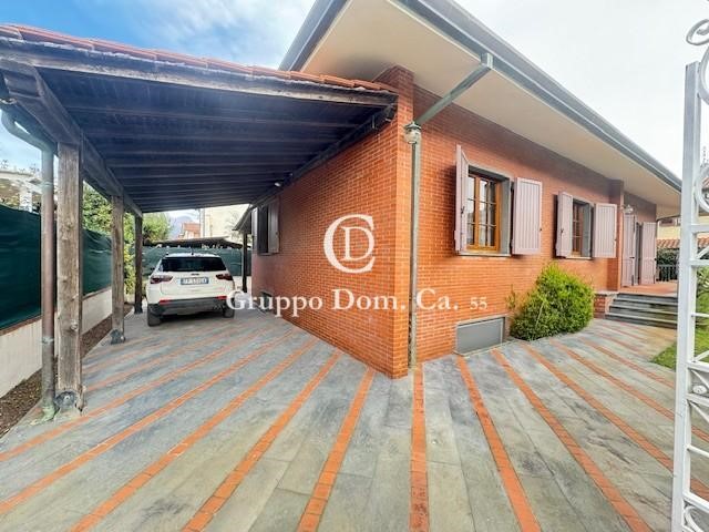 Villa in Vendita a Forte dei Marmi, 1'800'000€, 150 m², arredato, con Box