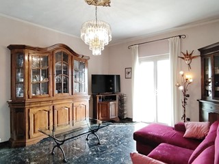 Casa Indipendente in Vendita a Carrara, 299'000€, 200 m², con Box