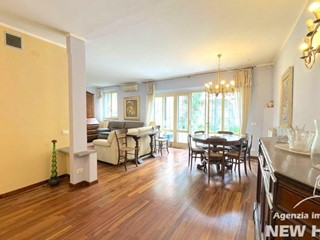 Casa Indipendente in Vendita a Pisa, 435'000€, 162 m², con Box