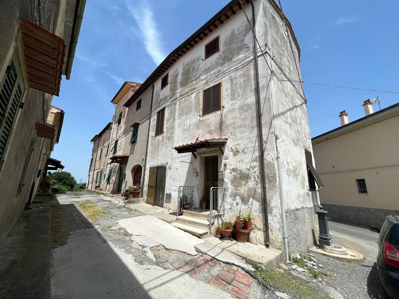 Casa Indipendente in Vendita a Fauglia, 69'000€, 130 m², con Box