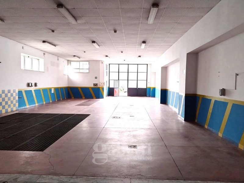 Capannone in Affitto a Campobasso, 1'600&euro;, 220 m&#178;