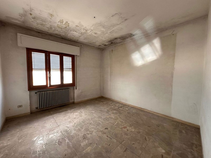 Quadrilocale in Vendita a Pistoia, 120'000€, 100 m²