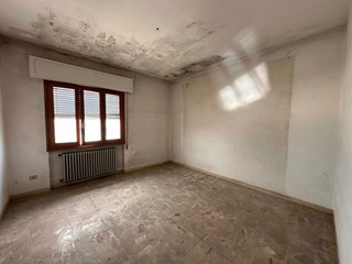 Quadrilocale in Vendita a Pistoia, 120'000€, 100 m²