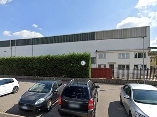 Capannone in Vendita a Legnano, 527'000€, 2235 m²