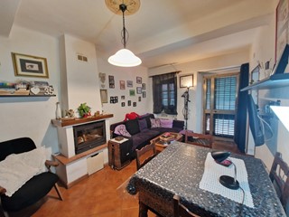 Casa Semi Indipendente in Vendita a Lucca, zona santa maria a colle, 125'000€, 120 m², con Box