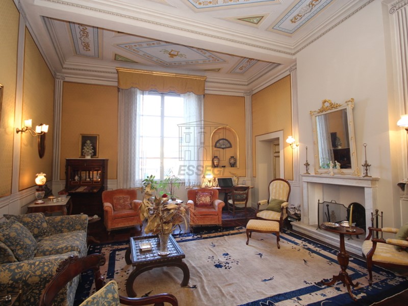 Appartamento in Vendita a Lucca, zona Centro storico, 1'300'000&euro;, 320 m²