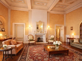 Appartamento in Vendita a Lucca, zona Centro storico, 1'300'000&euro;, 320 m²