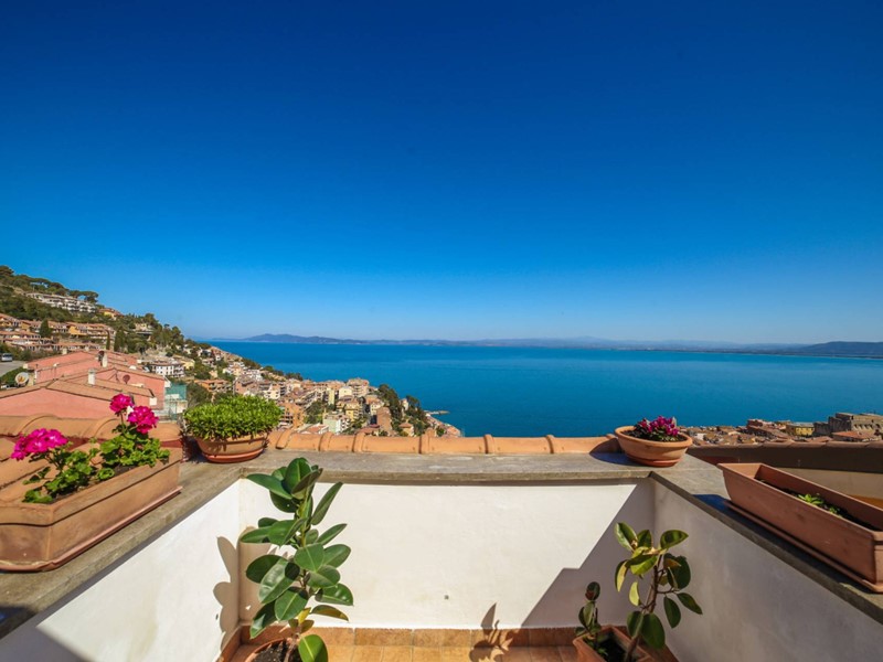 Appartamento in Vendita a Monte Argentario, zona Porto Santo Stefano, 720'000€, 150 m², arredato, con Box