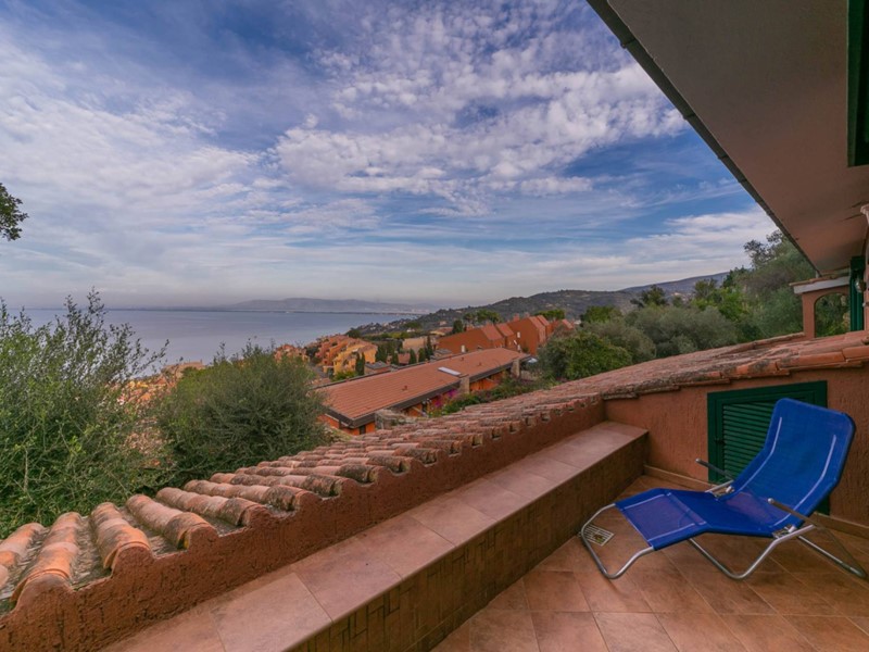 Appartamento in Vendita a Monte Argentario, zona Cacciarella, 176 m², arredato