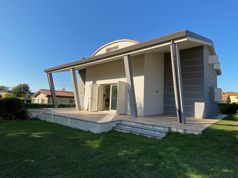Villa in Vendita a Capannori, zona Guamo, 595'000€, 220 m², arredato