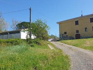 Casale in Vendita a Peccioli, 325'000€, 700 m², arredato