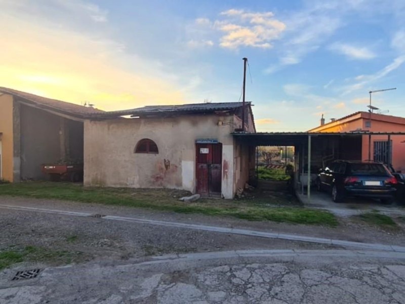 Magazzino in Vendita a Pisa, 100'000€, 116 m²