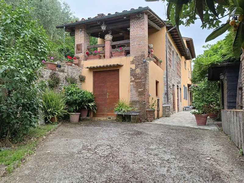 Casa di corte in Vendita a Lucca, 630'000€, 200 m²