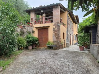 Casa di corte in Vendita a Lucca, 630'000€, 200 m²