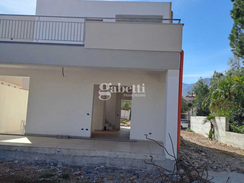 Villa in Vendita a Altavilla Milicia, 278'000€, 140 m²
