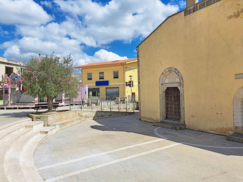 Negozio in Vendita a Sanluri, 110'000€, 78 m²