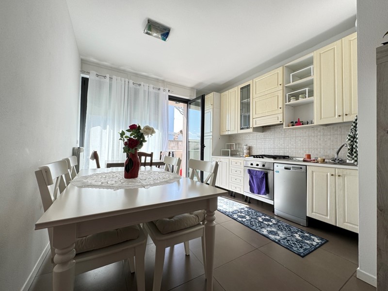 Quadrilocale in Affitto a Camaiore, zona Lido Di Camaiore, 4'500€, 80 m², arredato