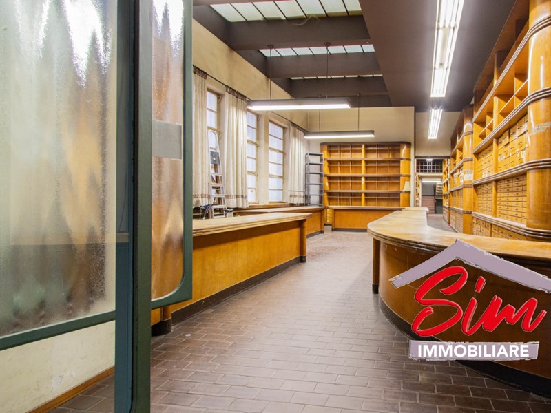 Immobile commerciale in Vendita a Novara, zona Centro storico, 1'000'000€, 480 m²