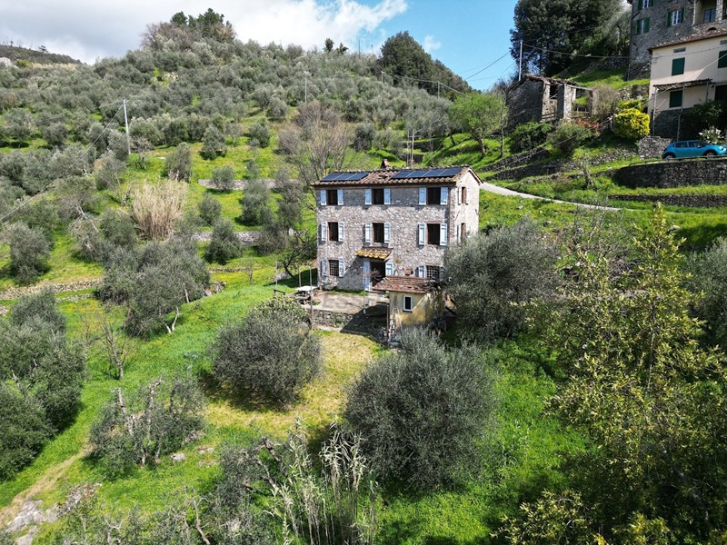 Casale in Vendita a Borgo a Mozzano, 290'000&euro;, 130 m²