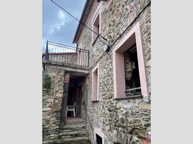 Casa Semi Indipendente in Vendita a Bolano, zona Montebello Di Mezzo, 35'000&euro;, 65 m²