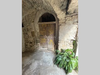 Casa Semi Indipendente in Vendita a Bolano, zona Montebello Di Mezzo, 35'000&euro;, 77 m²