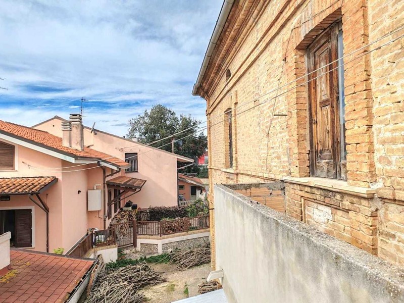 Casa Semi Indipendente in Vendita a San Vito Chietino, 44'000€, 80 m²